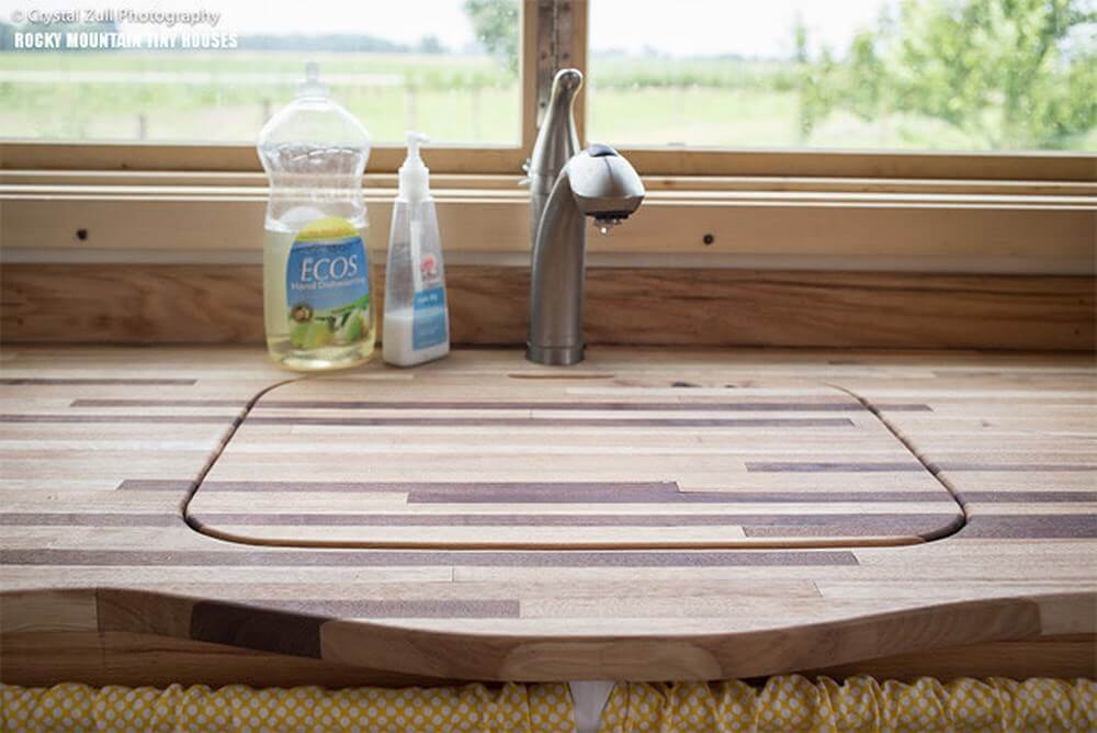 The Pequod's sink / table combination