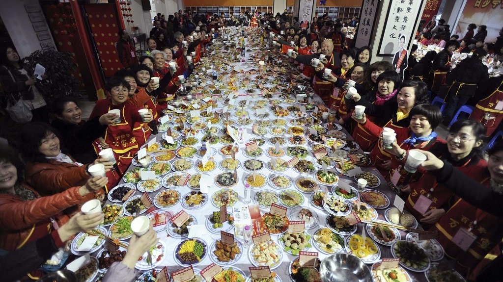 Chinese new year food large social gathering 2017