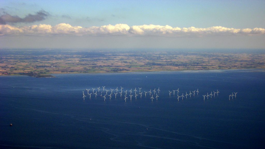 Ditching fossil fuels for power generation could reduce health impact of air pollution by 80%