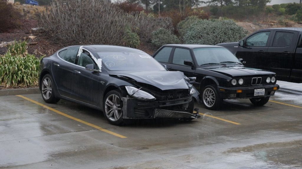 Written-off Teslas are used to refit classic cars with electric motors