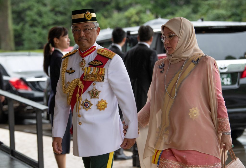 The Queen Of Malaysia Personally Cooks For Workers Fighting COVID-19