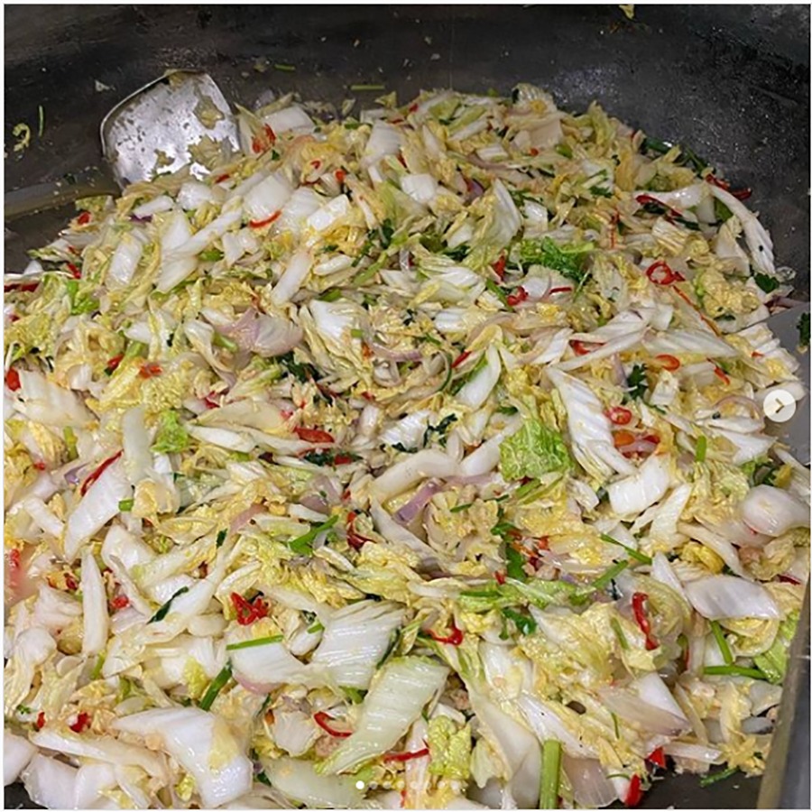 The Queen Of Malaysia Personally Cooks For Workers Fighting COVID-19