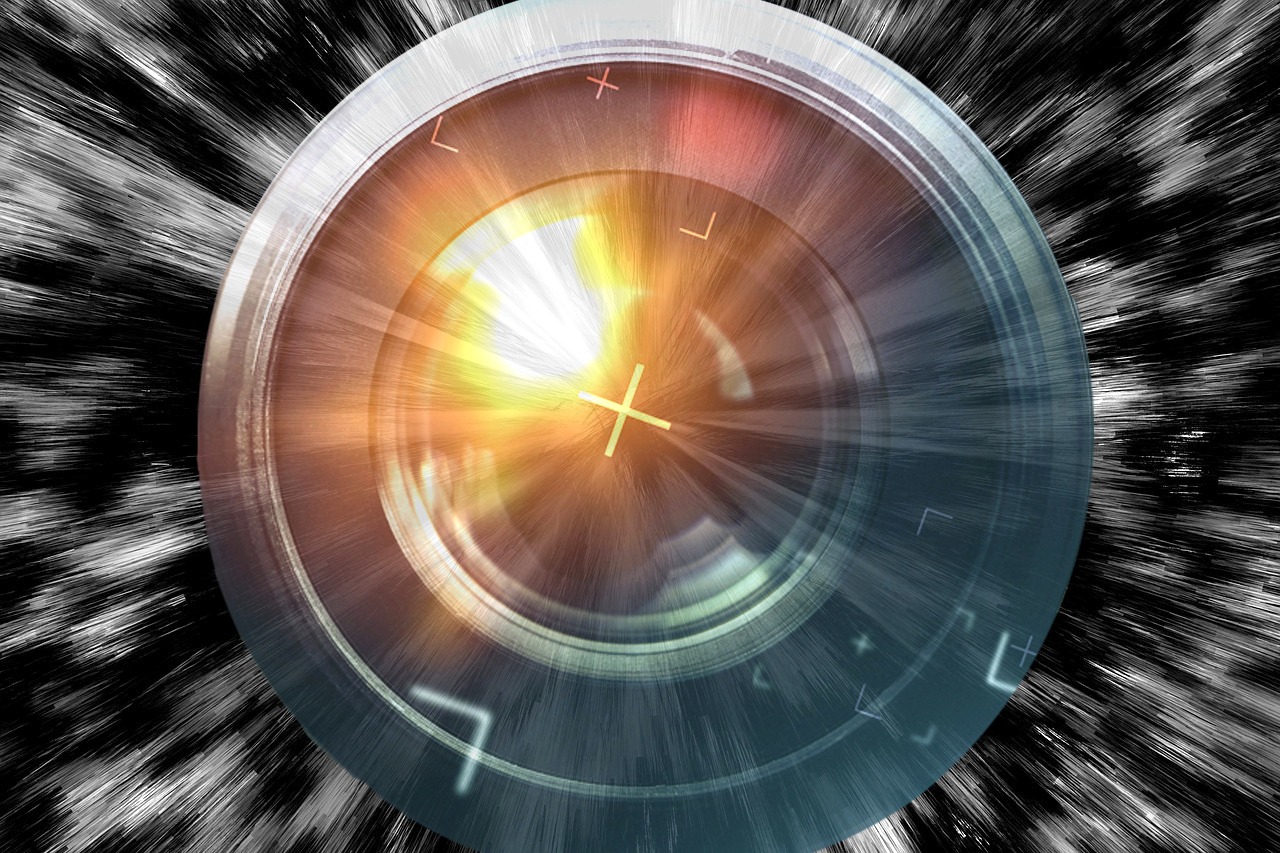 This Camera Captures Light Traveling By Taking 70T Pictures In A Second