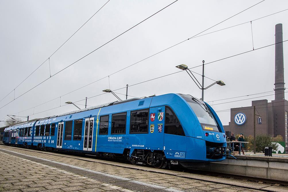 Britain’s Strategy To Decarbonize 15,140 km of Train Lines