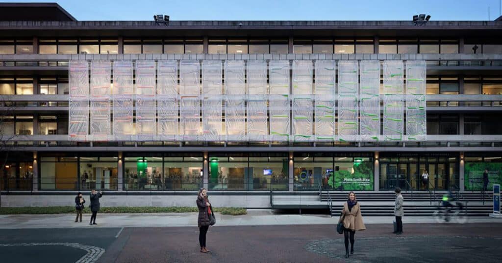 Eco-Friendly, Algae-Filled Curtains Turn Any Building Into An Air Purifier