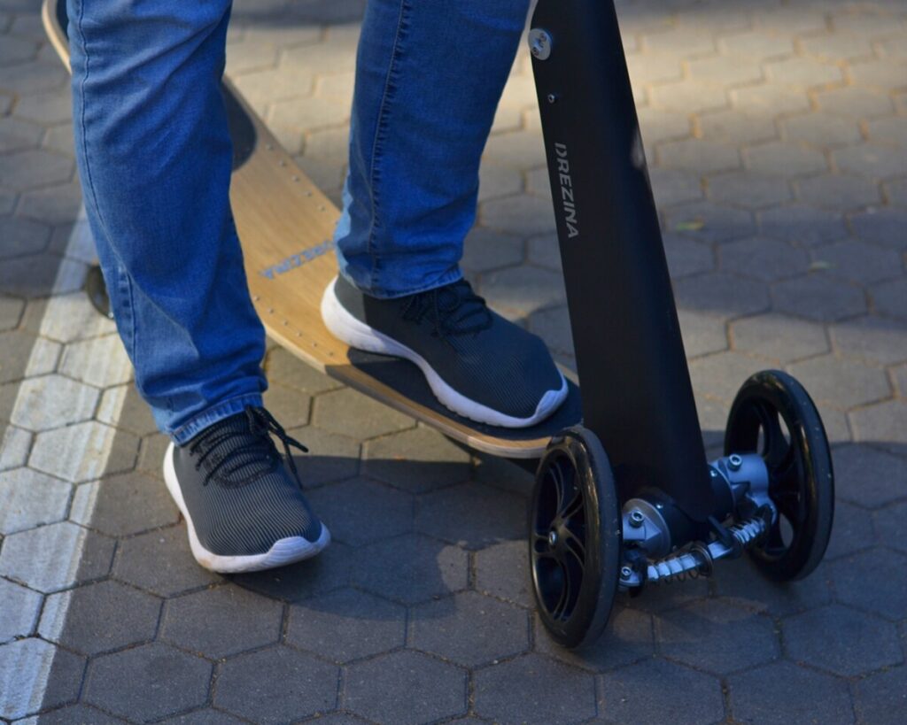Innovative Urban Mobility With More Than Two Wheels