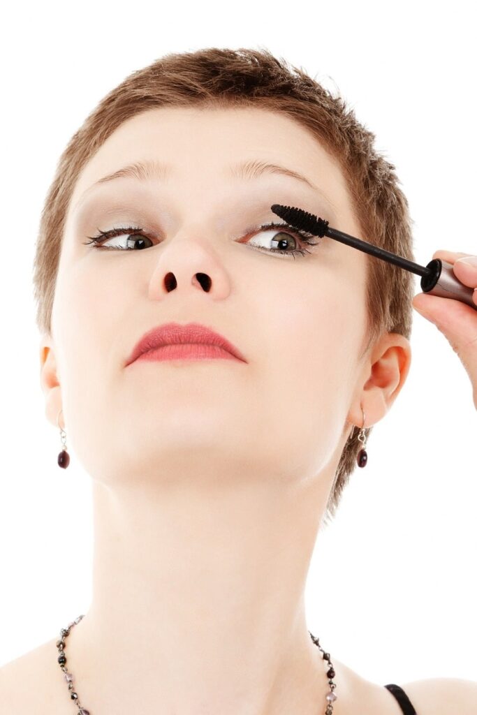 Reduce Waste – Try This Homemade Mascara Recipe
