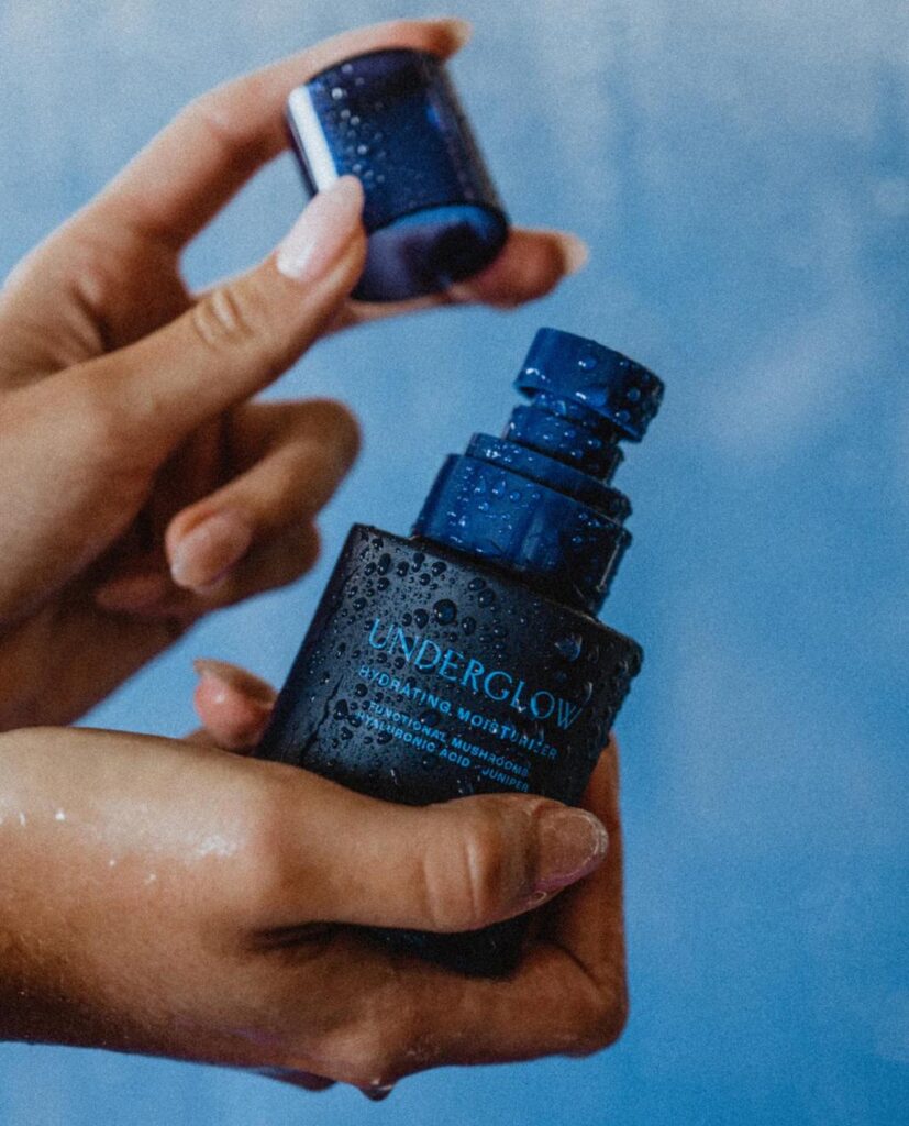 Elder Flower's UNDERGLOW mushroom and botanical-based moisturizer is the perfect solution for those seeking lasting skin hydration and protection. Specifically formulated for those who have severe skin sensitivity or who are pregnant or nursing, this moisturizer is well-suited for anyone seeking a natural approach to skincare.