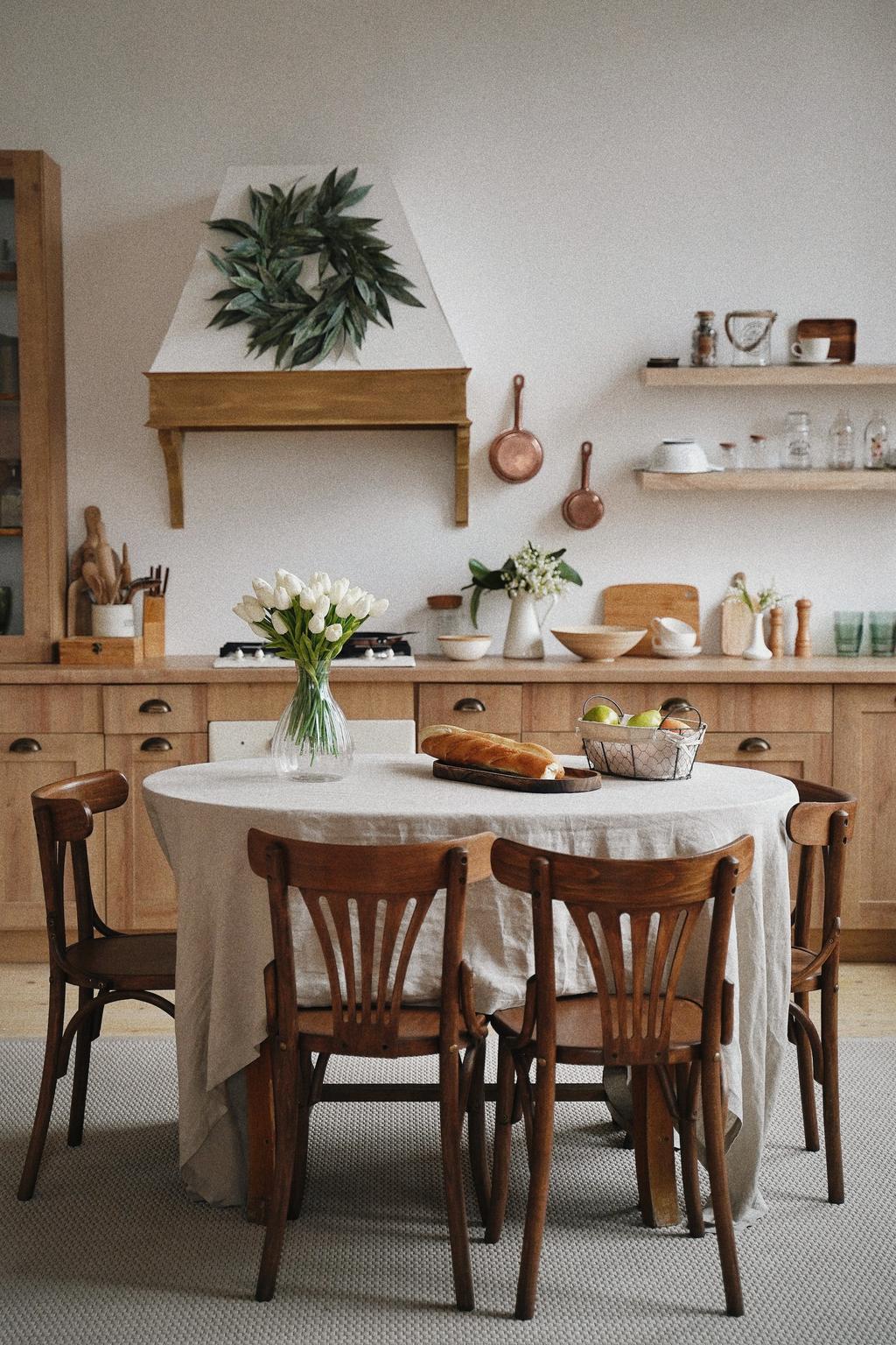 Five Decorating Ideas for Kitchen and Dining Room