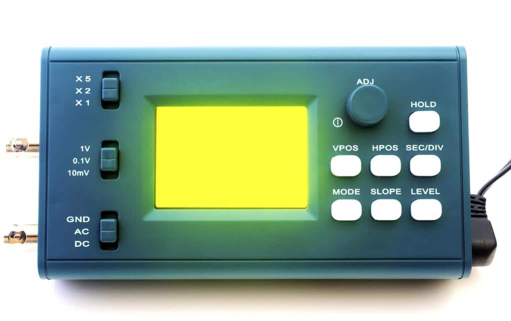 Choosing the Right Charge Controller for Your Solar Panel DIY Off-Grid Installation
