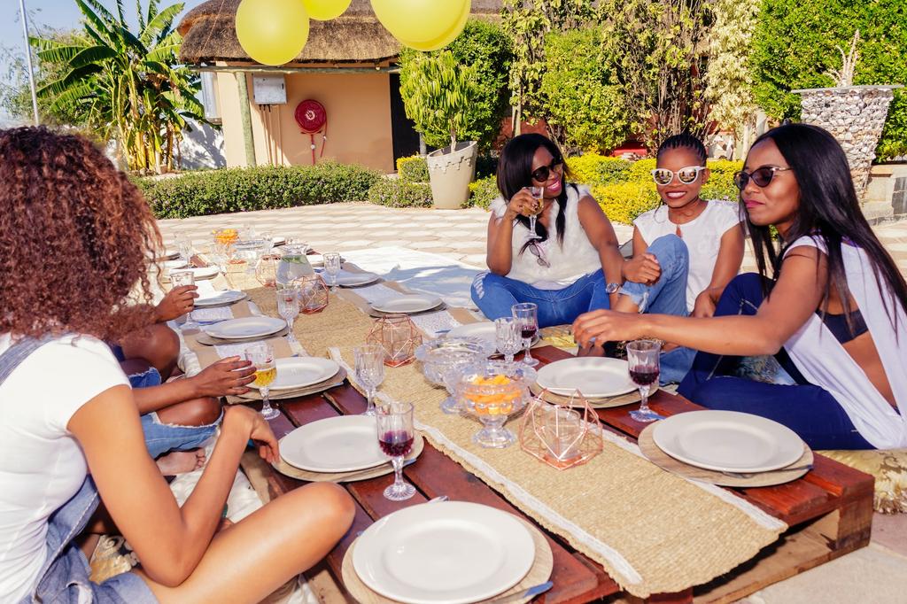 people dining