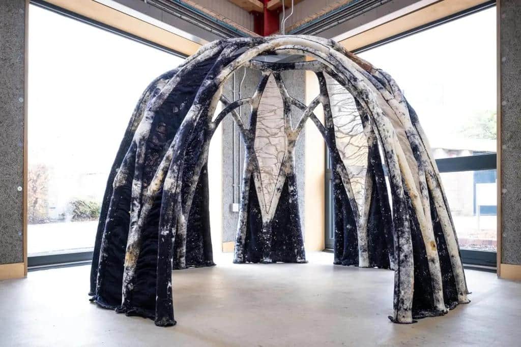 freestanding structure made of mycocrete