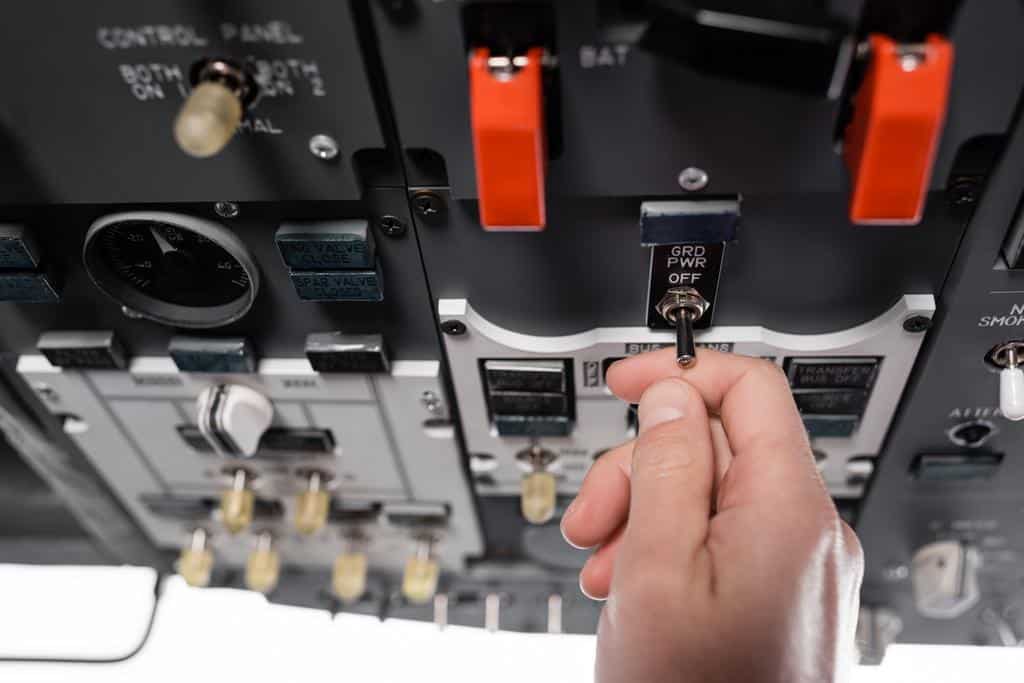 How to Choose the Right Inverters for Your Solar Panel DIY Off-Grid Installation