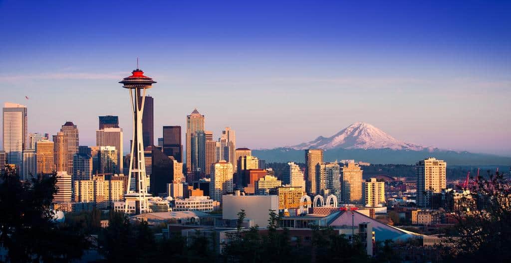 Seattle city skyline at dusk