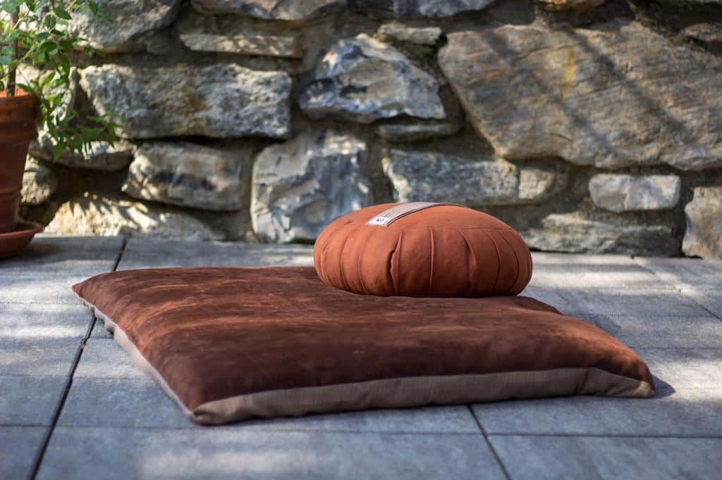 floor meditation cushions