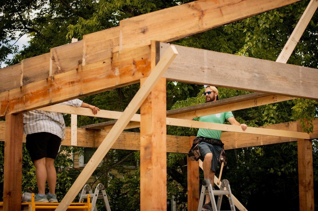 carpentry contractors working on building