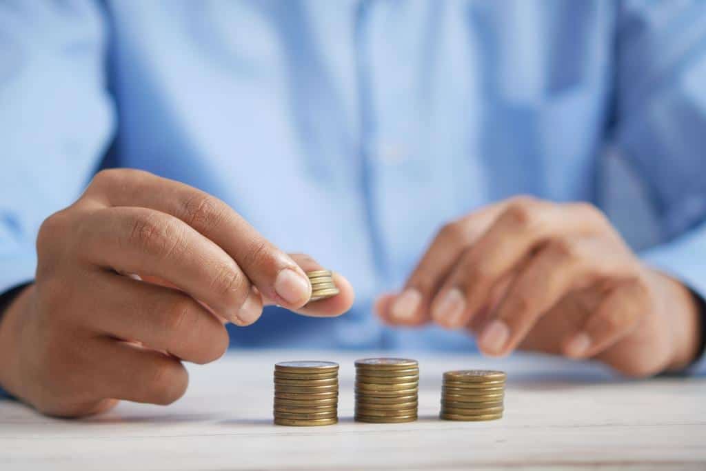 8 Practical Tips to Safeguard Your Finances During Unexpected Work Halts