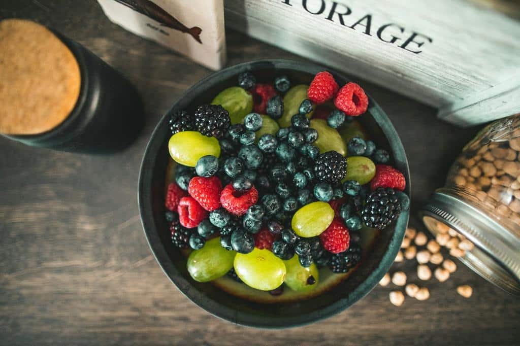 berries-anti-aging-antioxidant-health Blueberries and Grapes for Anti-Aging: Here’s What Science Says