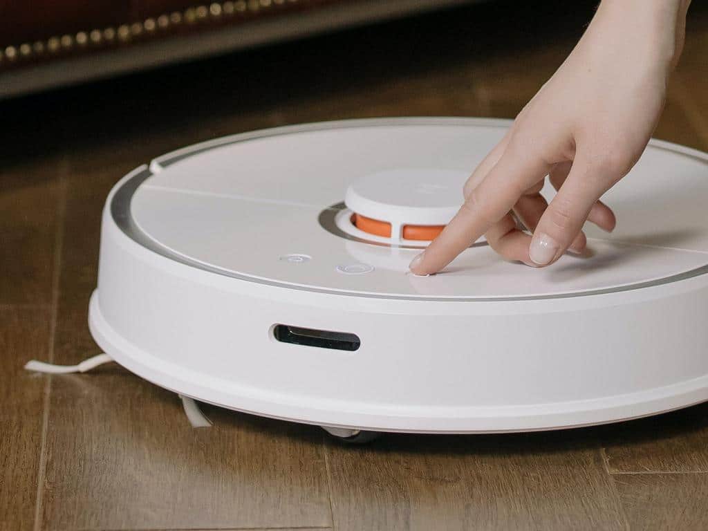 Robotic vacuums and mops