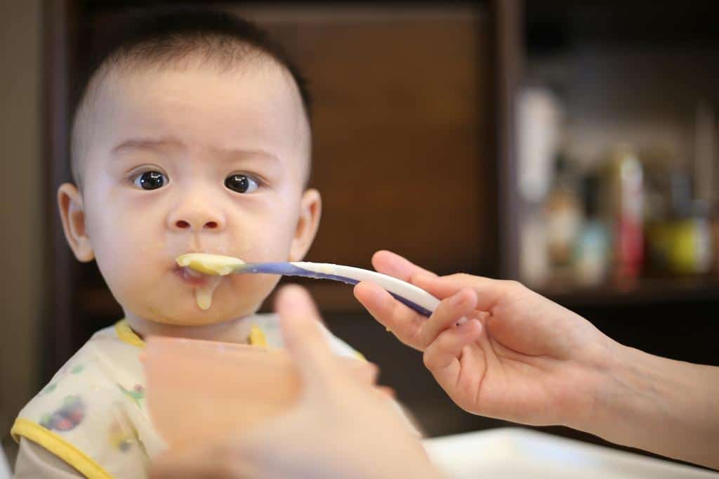 introduce new fruits and veggies into your child's diet while minimising mess and fuss