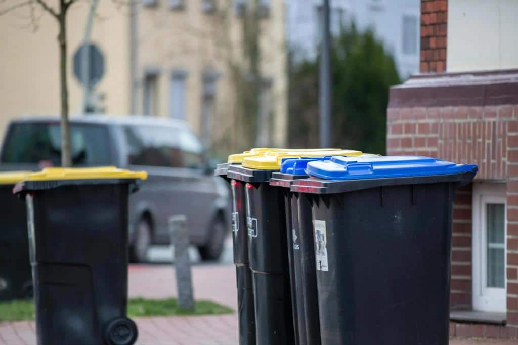Medical waste originates from various sources, primarily from healthcare facilities such as hospitals, dental practices, veterinary clinics, and laboratories.