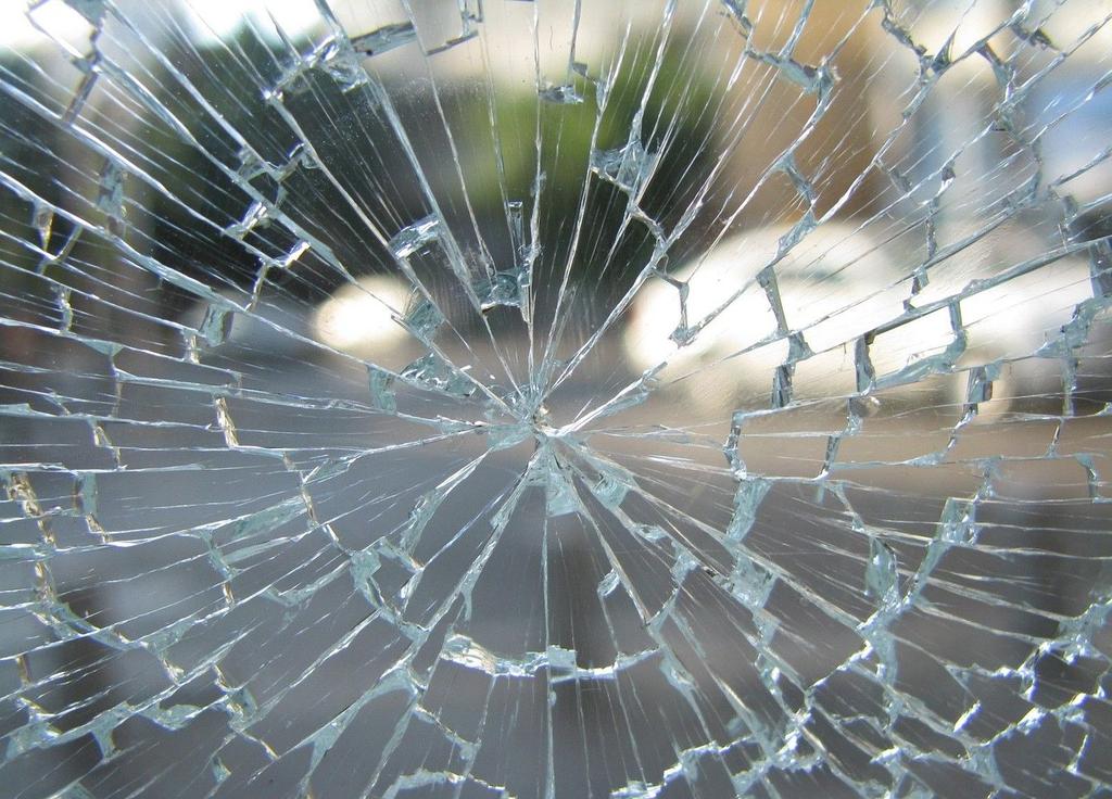 Do Preserve Evidence, broken glass