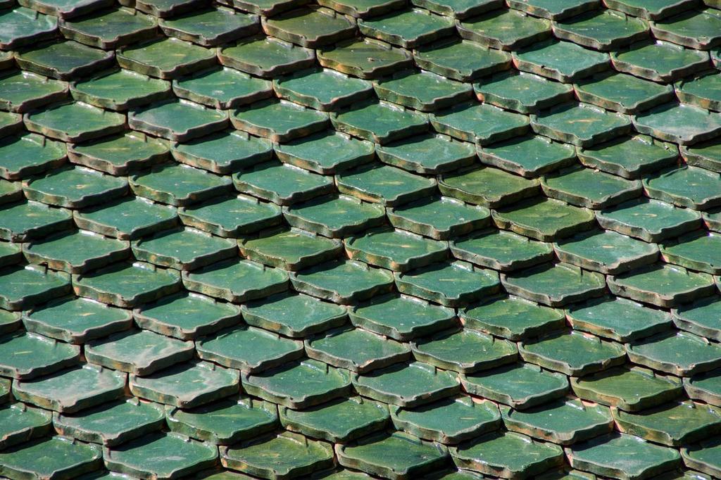 When selecting the right roof for your home’s energy efficiency, working with professionals who understand the local climate and building codes is essential