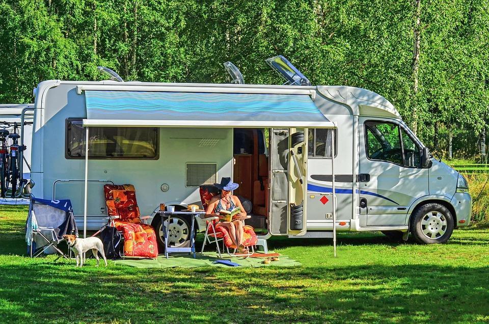 Be open to showing your mobile home at various times, including evenings and weekends, to accommodate potential buyers' schedules.