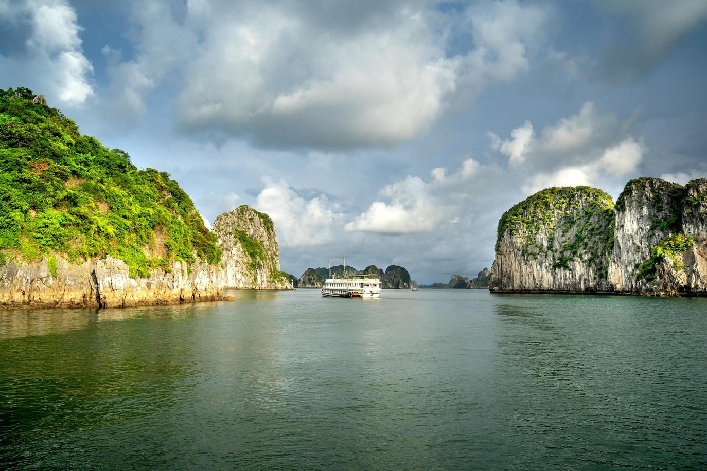 Sailing Through Time: A Journey Along Southeast Asia’s Storied Waterways