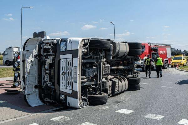 Seattle Truck Accident Claims: Why they Differ from Standard Car Crashes