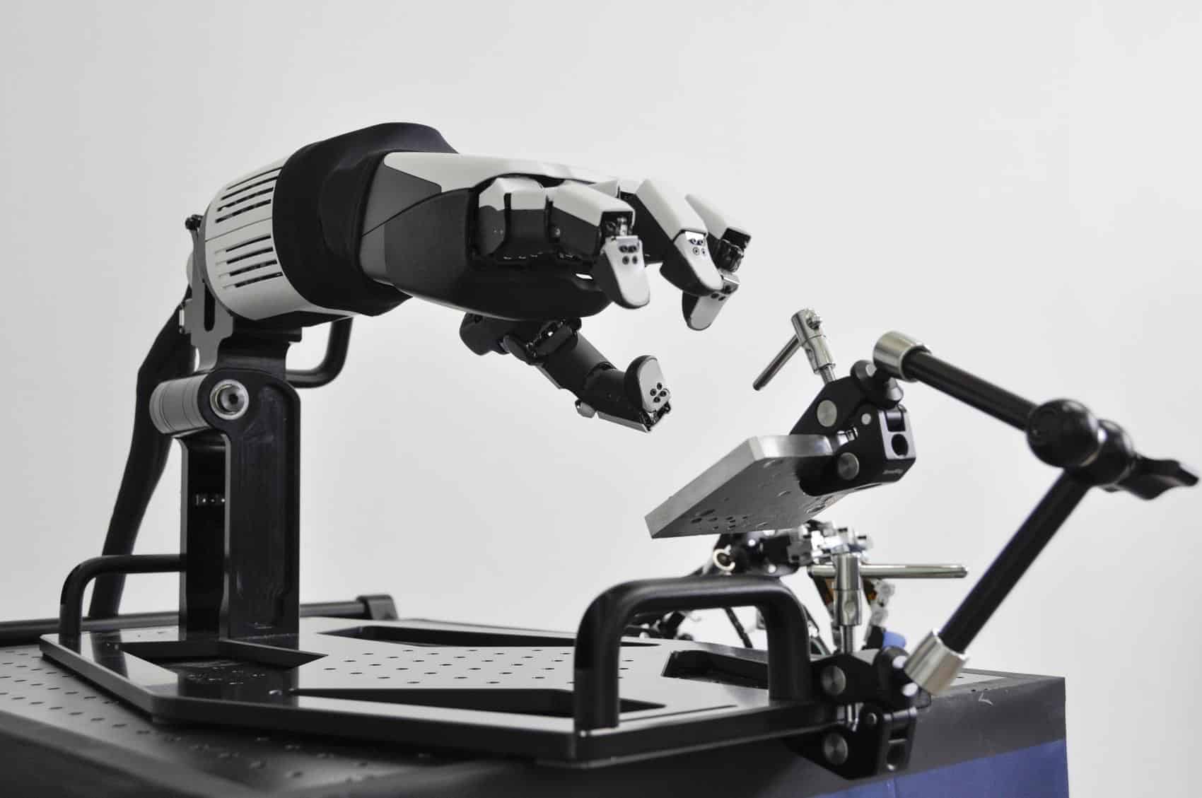 Honda Robotics Returns: The Dexterous Hand After ASIMO